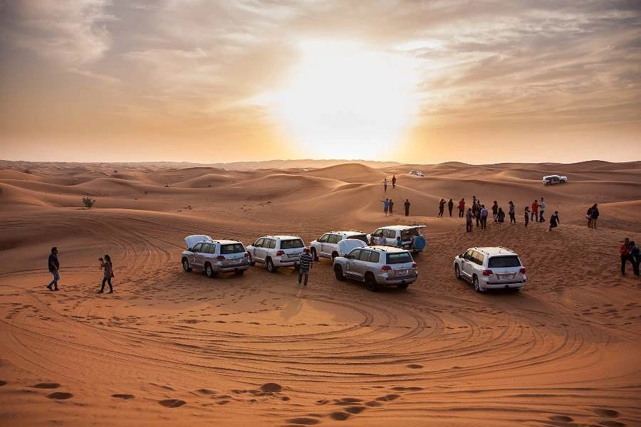 desert safari dubai travel watching sunset view