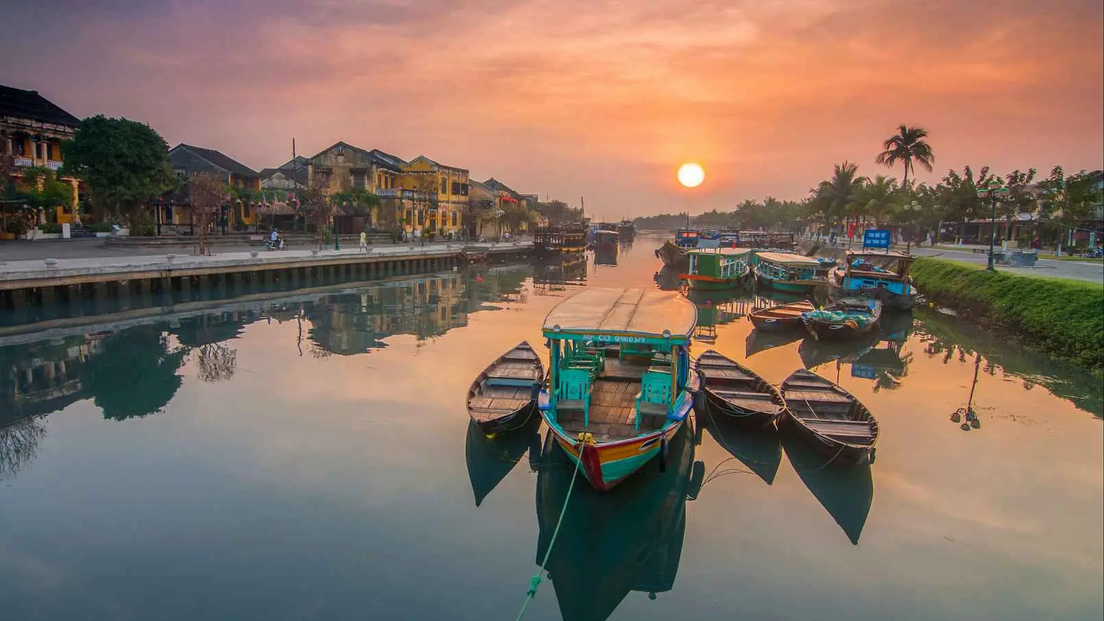 Discover Vietnam: 10 Must-Visit Places - Travelistia