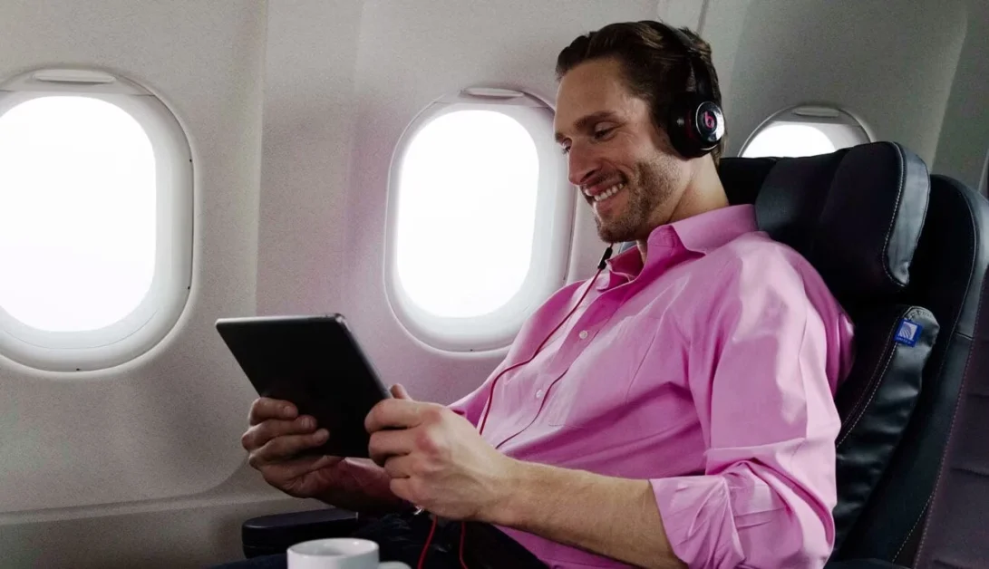 Can You Use Bluetooth Headphones on a Flight Travelistia